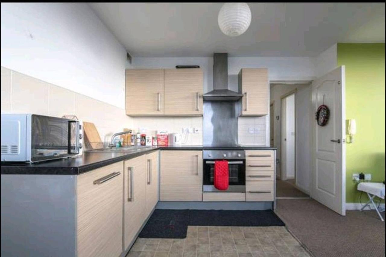 Large 3 Bedrooms In Liverpool City Centre, Free Parking Bagian luar foto