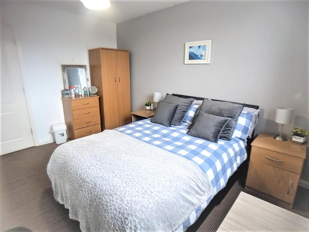 Large 3 Bedrooms In Liverpool City Centre, Free Parking Bagian luar foto